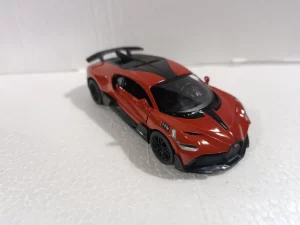 BUGATTI DIVO 1/36 (BORDO Y NEGRO)