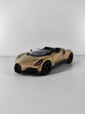 BUGATTI MISTRAL 1/36 (DORADO)