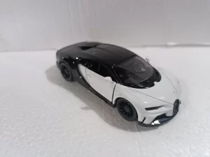 Bugatti Chiron Supersport 1/38 (BLANCO Y NEGRO)